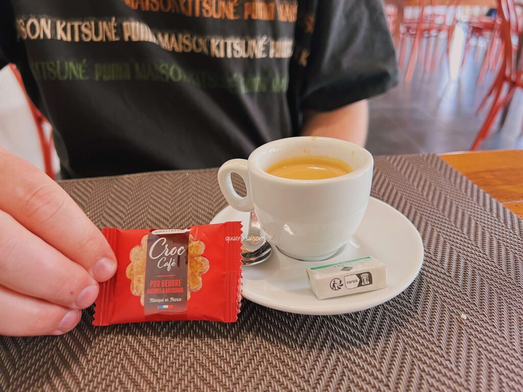 フランス南西部の美しい村、カプドナックのレストランLe Relay De La Tour