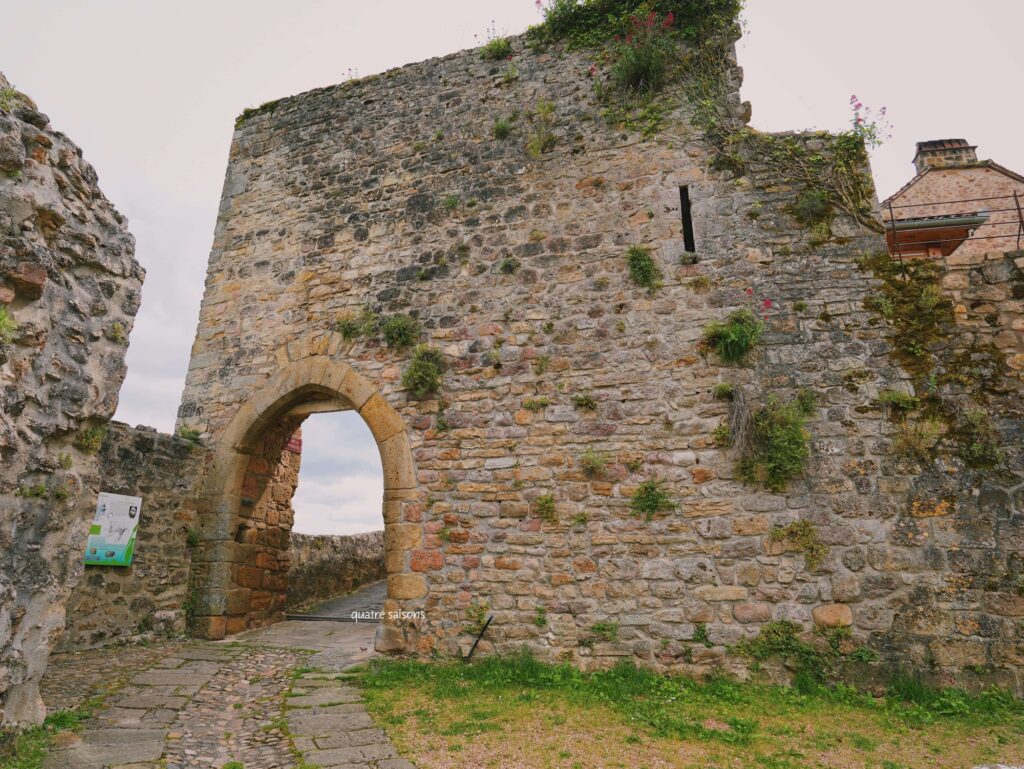 フランス南西部の街、カプドナックにあるコンタル門(La Porte Comtale)