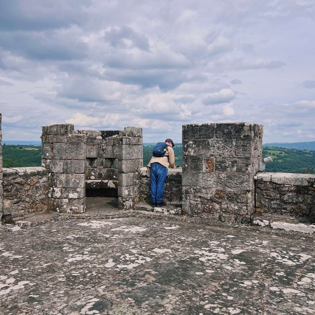 フランス南西部の街、カプドナックにあるドンジョン(Donjon)