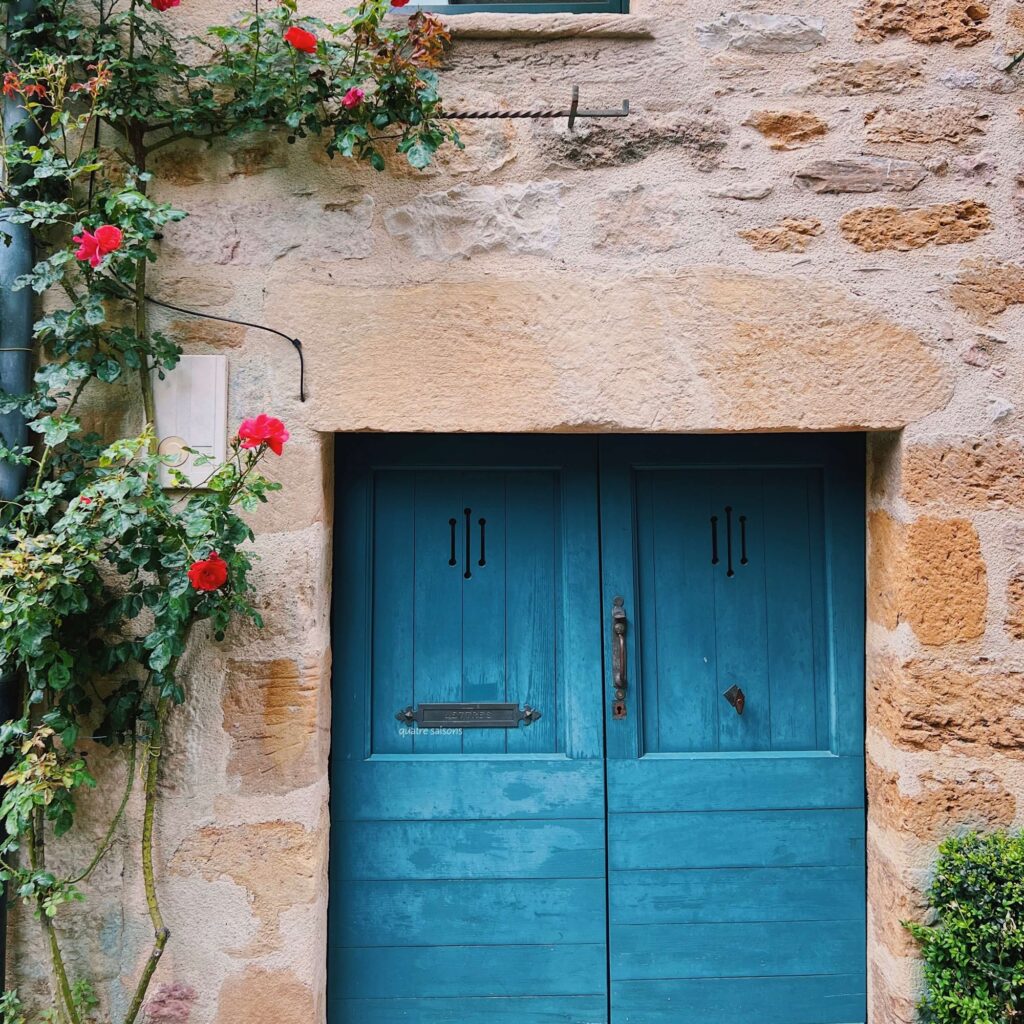 フランス南西部の街、カプドナックで見つけたお家