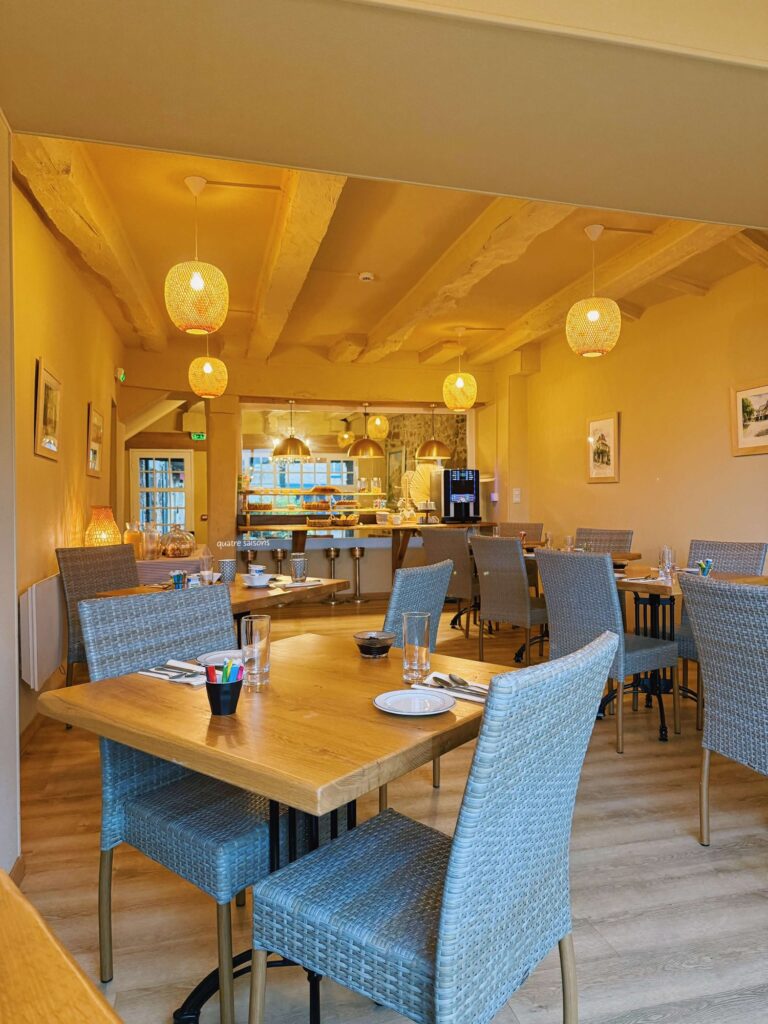 フランス南西部の村、ナジャックのホテル、L'Oustal Del Barryの朝食