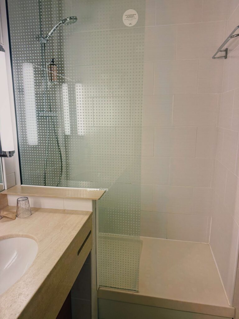 フランス南西部の街、アルビのホテルMercure Albi Rives du Tarn