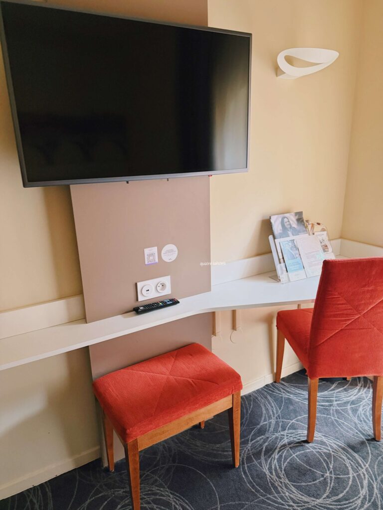 フランス南西部の街、アルビのホテルMercure Albi Rives du Tarn