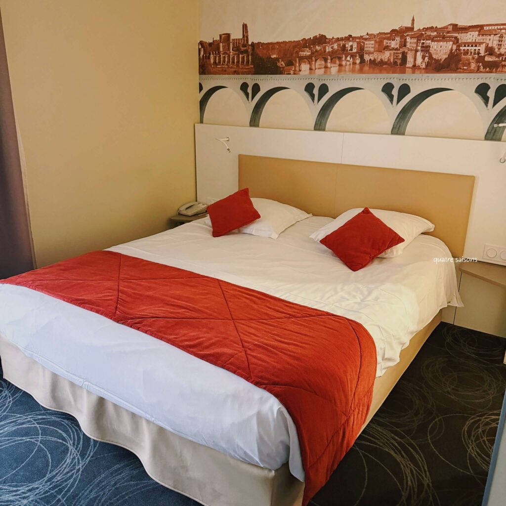 フランス南西部の街、アルビのホテルMercure Albi Rives du Tarn