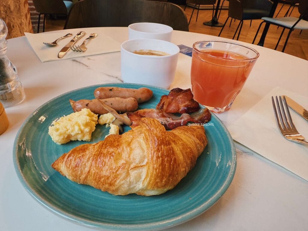 フランス南西部の街、アルビのホテルMercure Albi Rives du Tarn