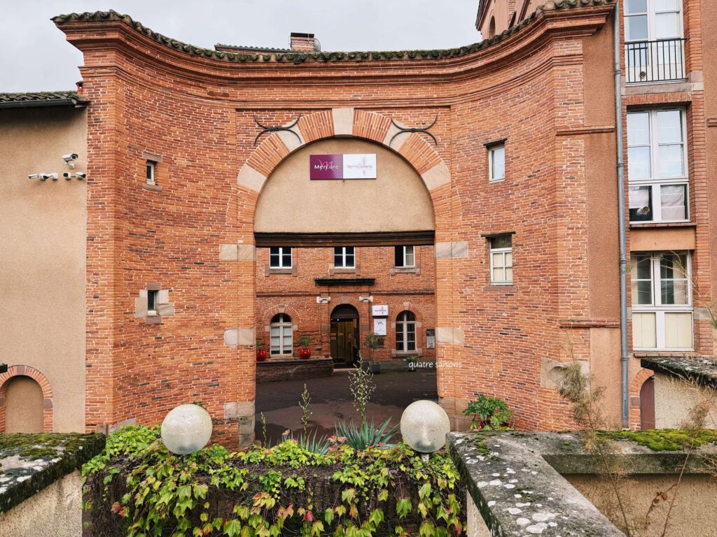 フランス南西部の街、アルビのホテルMercure Albi Rives du Tarn