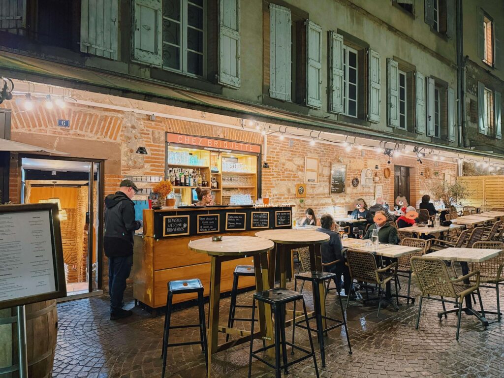 フランス南西部の街、アルビのレストランChez briquette