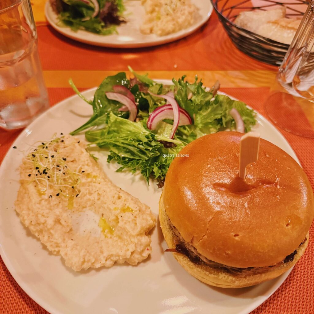 フランス南西部の街、アルビのレストランChez briquette