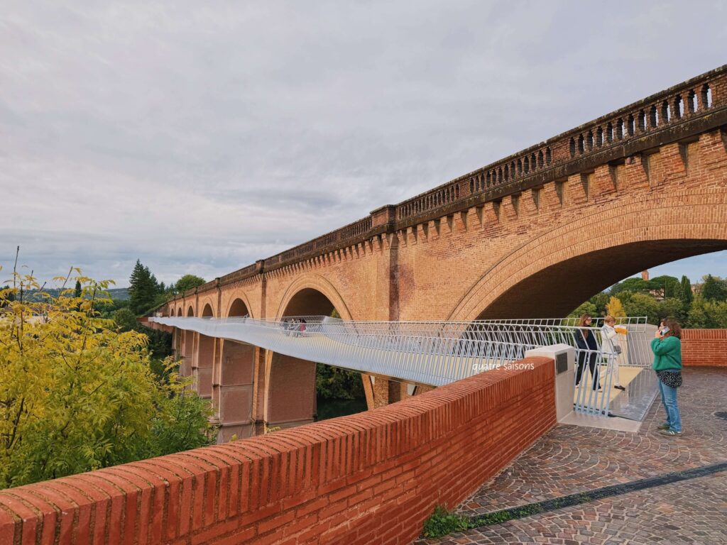 2025年アルビにできた新しい橋、La Passerelle