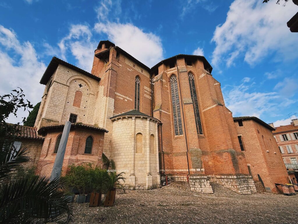 フランス南西部アルビにあるサンサルヴィ教会