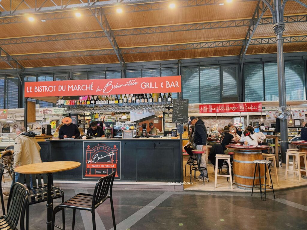 フランス南西部の街、アルビの室内マーケット(Marché Couvert)