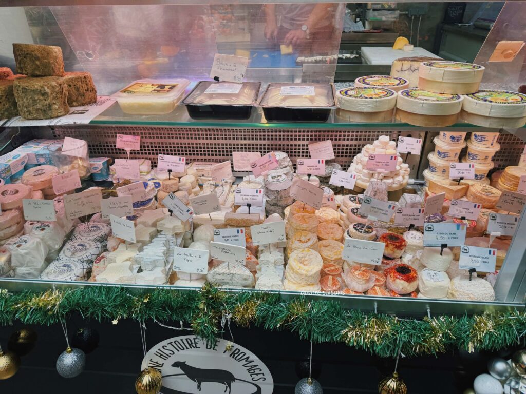 フランス南西部、ペルピニャンの屋内市場(Les Halles Vauban)