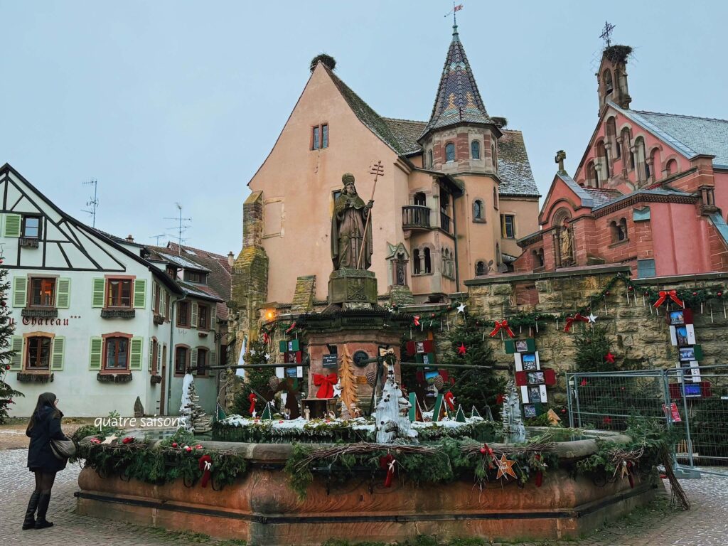 アルザス地方の村エギスハイムにあるサン・レオンの噴水