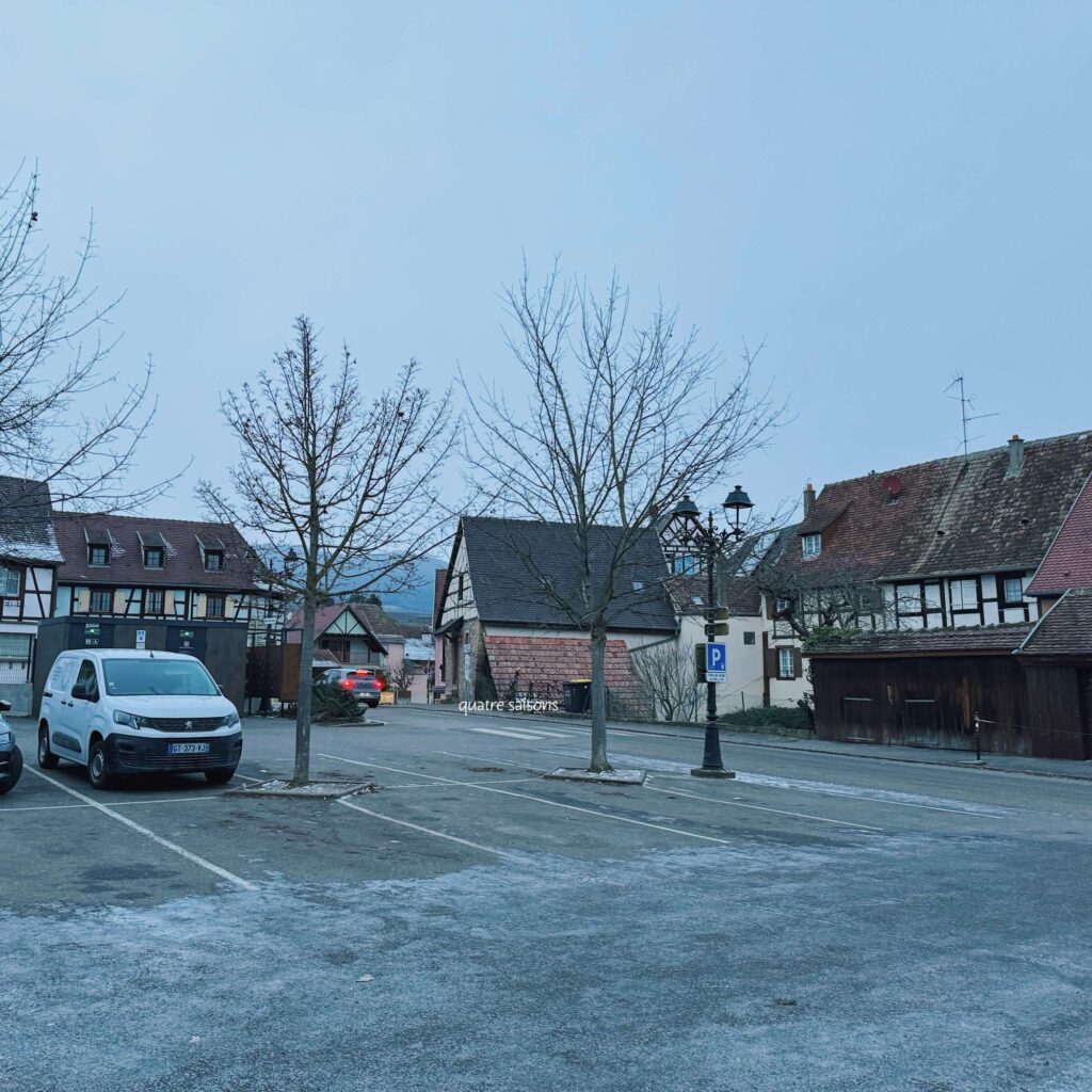 エギスハイムの駐車場。