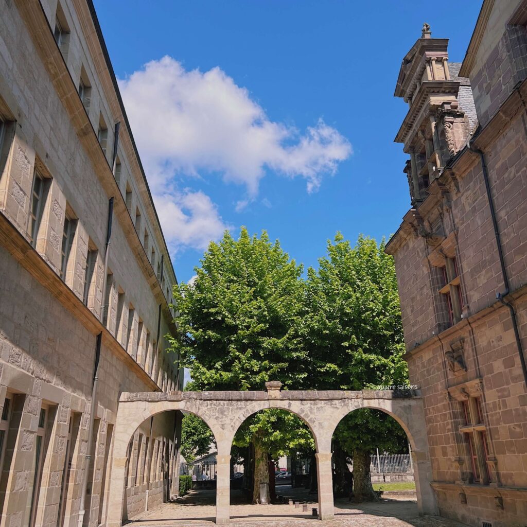 フランス南西部の街、ブリーヴ・ラ・ガイヤルドのラバンシュ博物館(Musée Labenche)