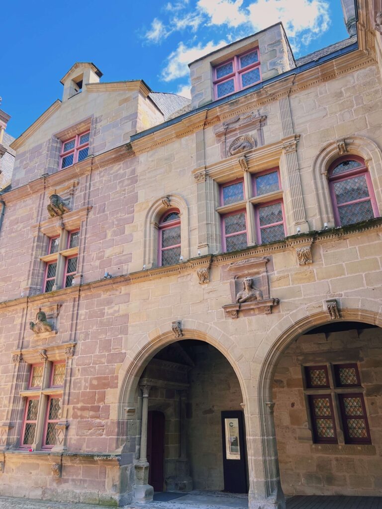 フランス南西部の街、ブリーヴ・ラ・ガイヤルドのラバンシュ博物館(Musée Labenche)