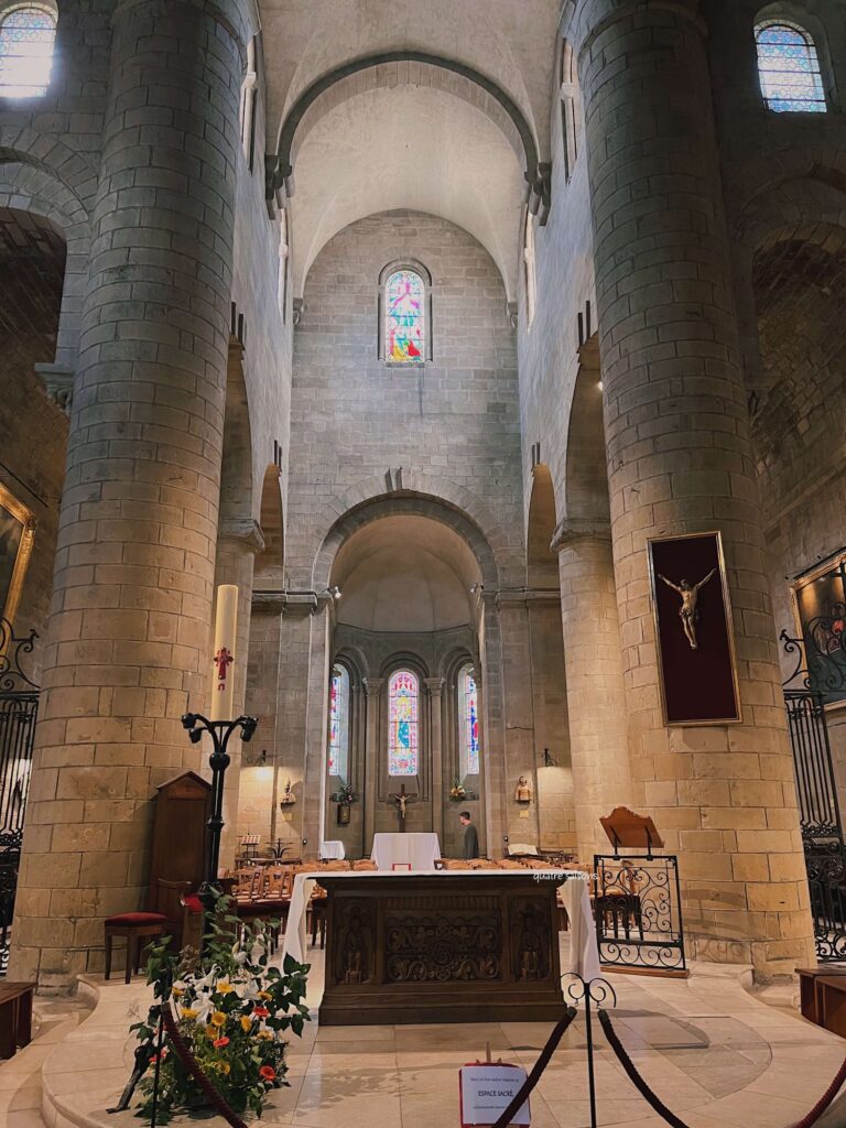 ブリーヴ・ラ・ガイヤルドの教会、サン・マルタンカレッジエイト教会