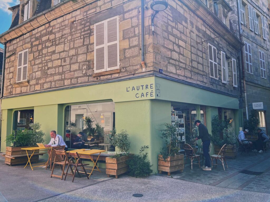 フランス、ブリーヴ・ラ・ガイヤルドのおすすめカフェL'autre café