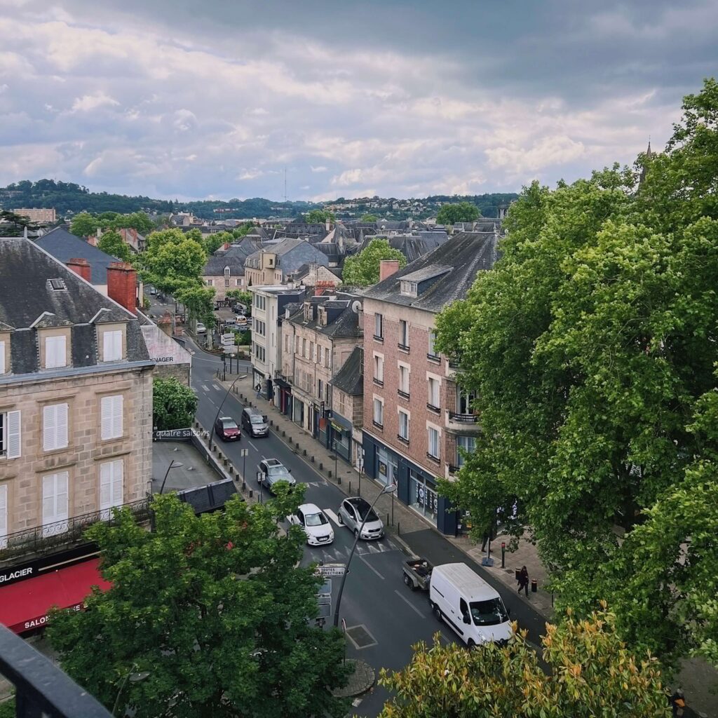 ブリーヴ・ラ・ガイヤルドのシャトードー（給水塔）