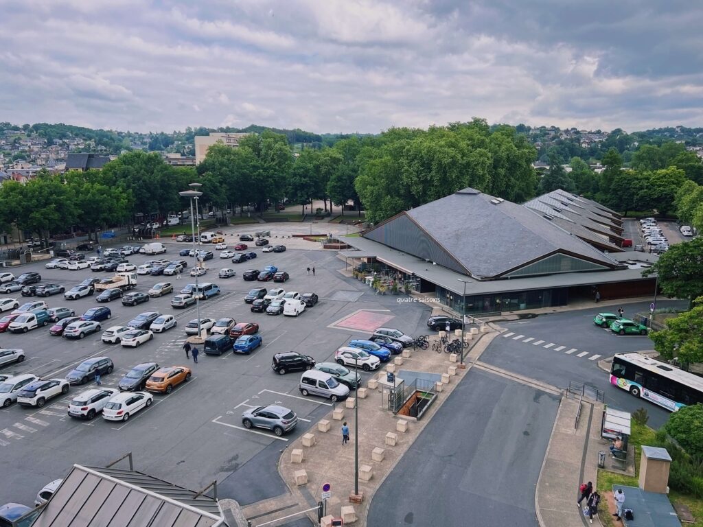 ブリーヴ・ラ・ガイヤルドのジョルジュ・ブラッサン市場