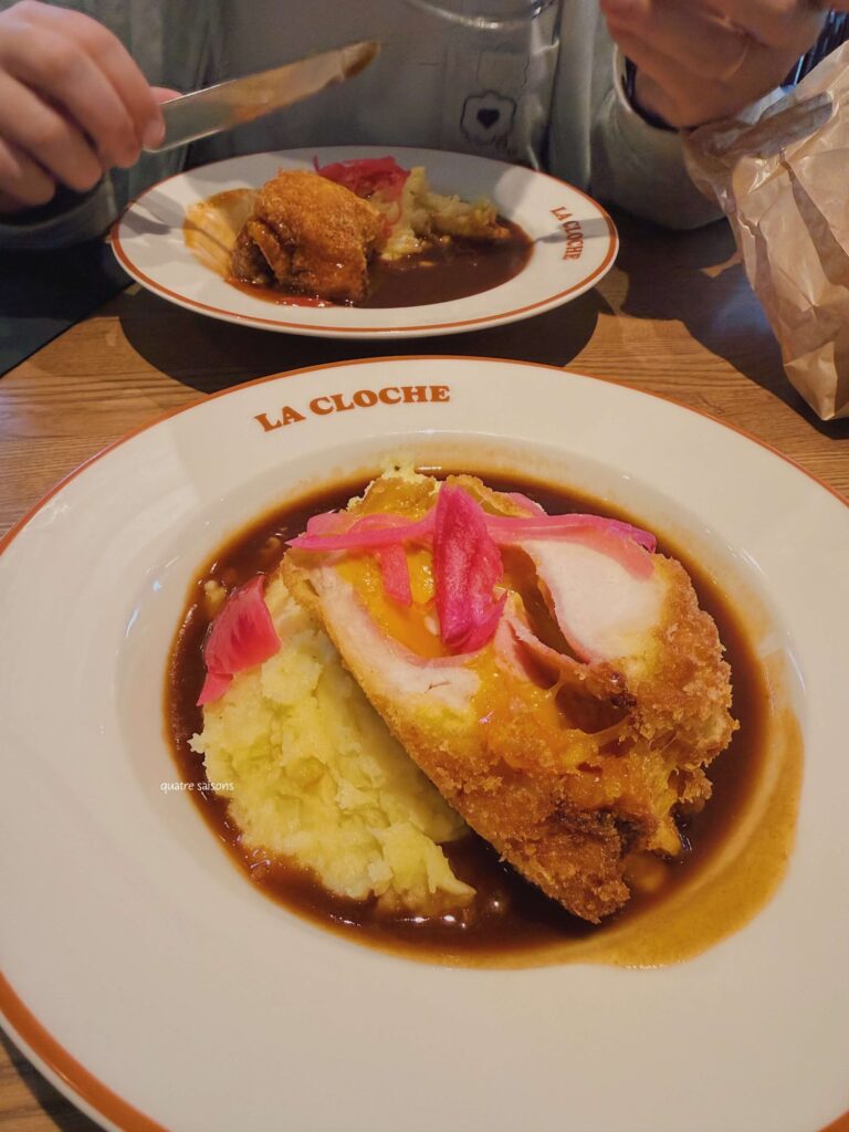 フランス北部の街、リールのビストロLa Cloche