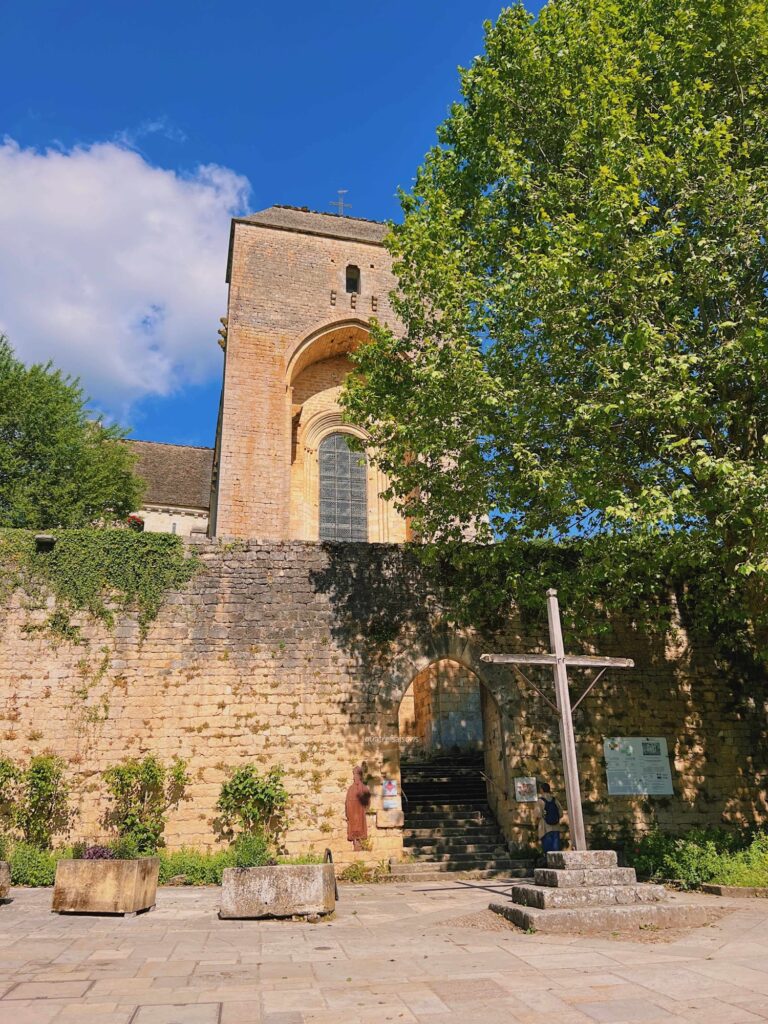 フランス南西部にあるサン・タマン・ド・コリー修道院教会