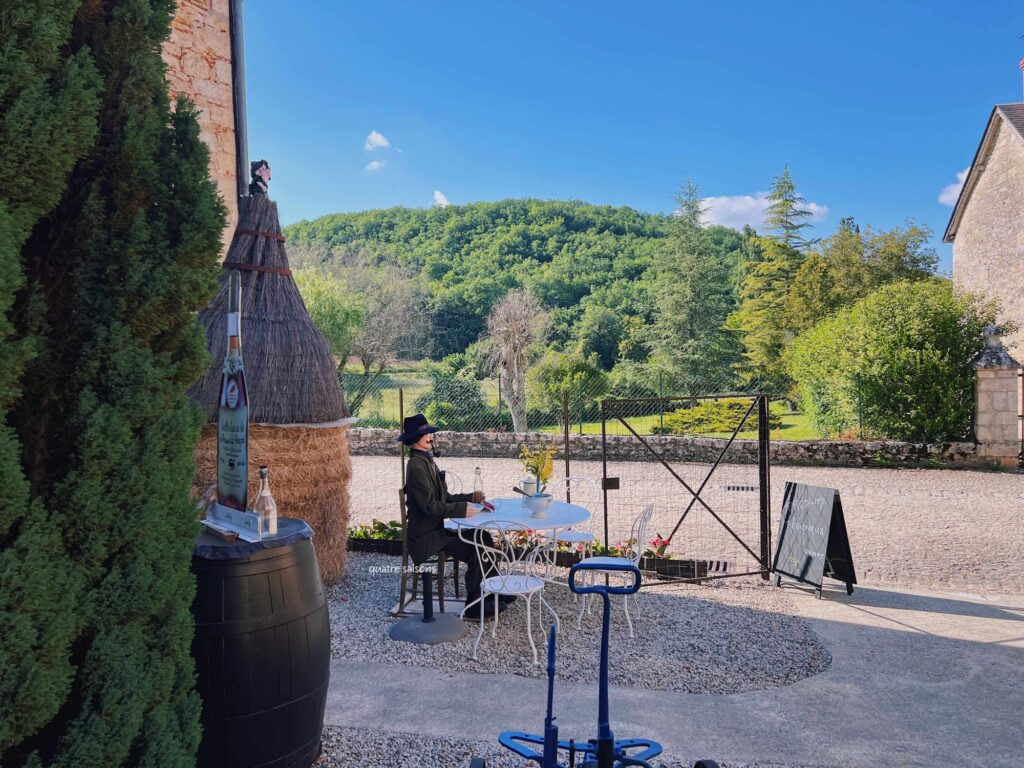 フランス南西部にあるサン・タマン・ド・コリーにあるお店、Produits Regionaux