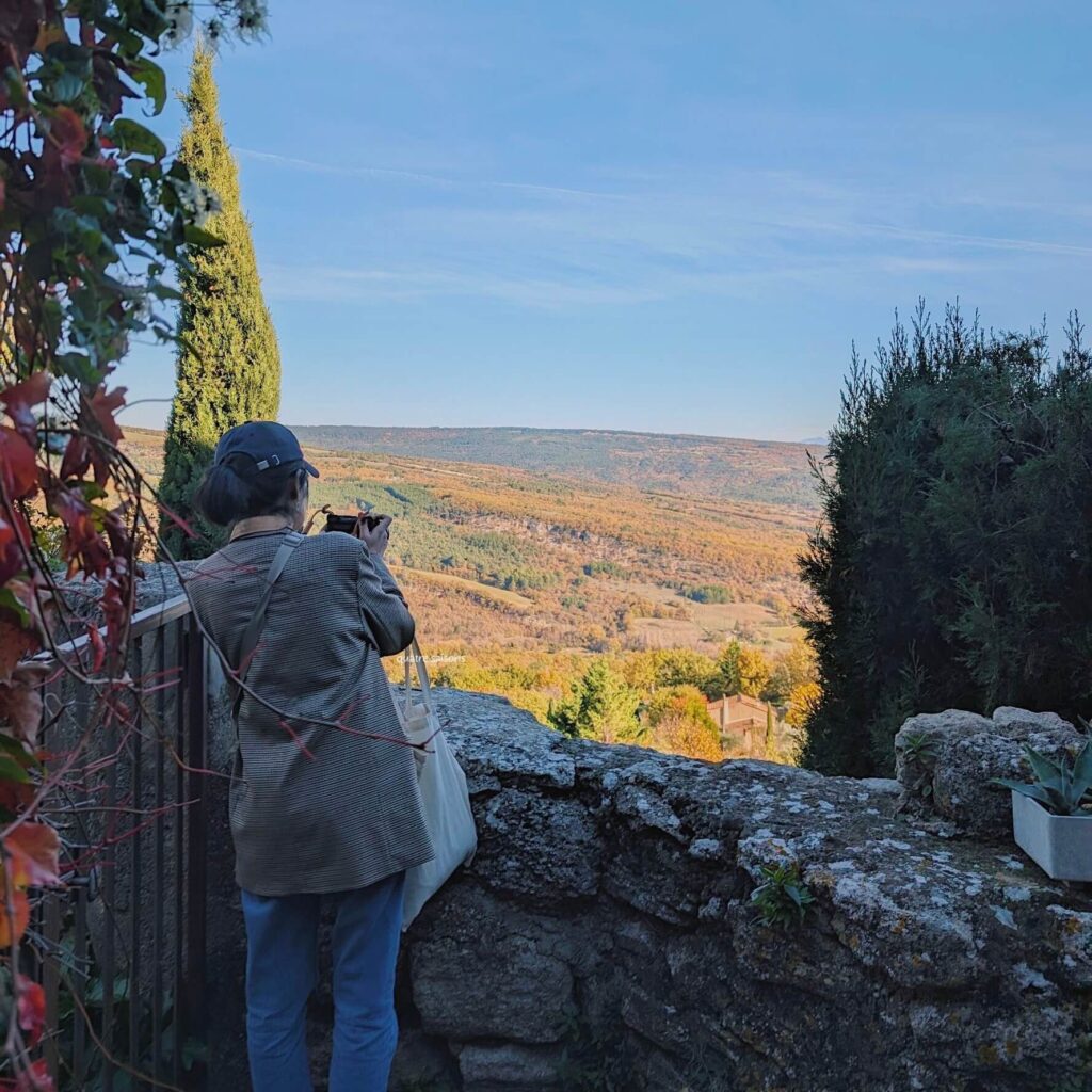 南フランスの小さな村、ヴィヤンスからの眺め