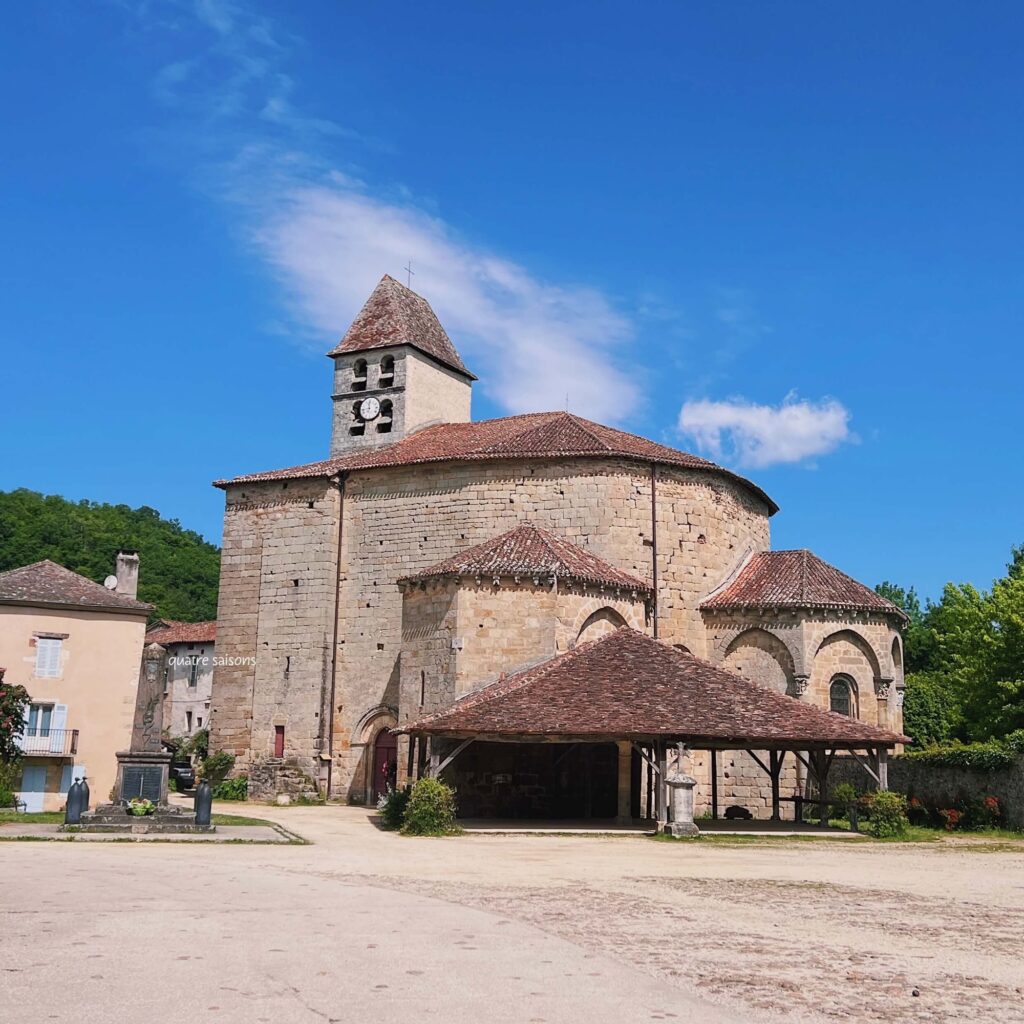 フランス南西部、サン・ジャン・ド・コールにある、サン・ジャン・バティスト教会。