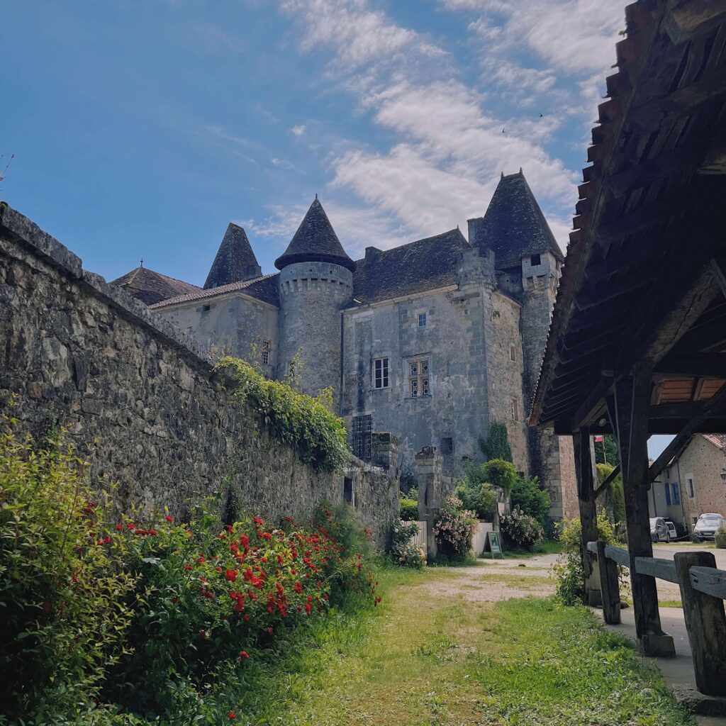 フランス南西部の村、サン・ジャン・ド・コールのマルトニー城