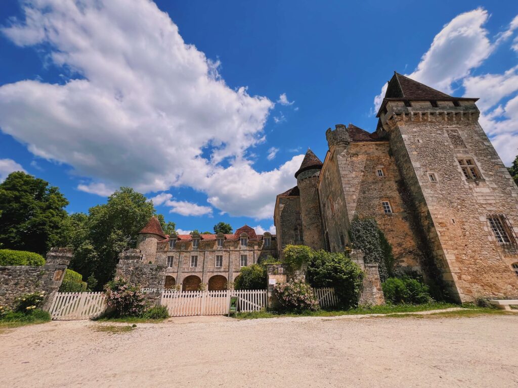 フランス南西部の村、サン・ジャン・ド・コールのマルトニー城