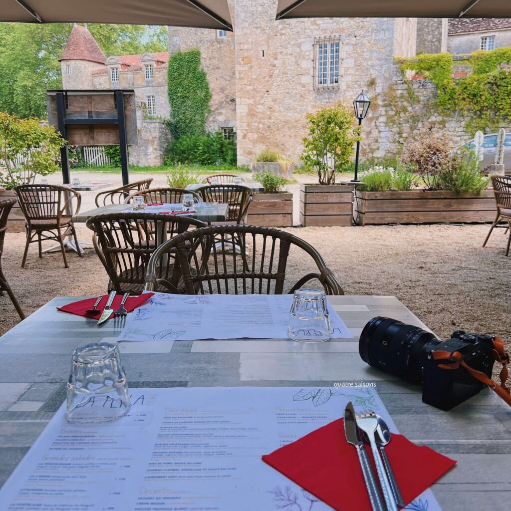 フランス南西部の街、サン・ジャン・ド・コールのレストランLa Perla