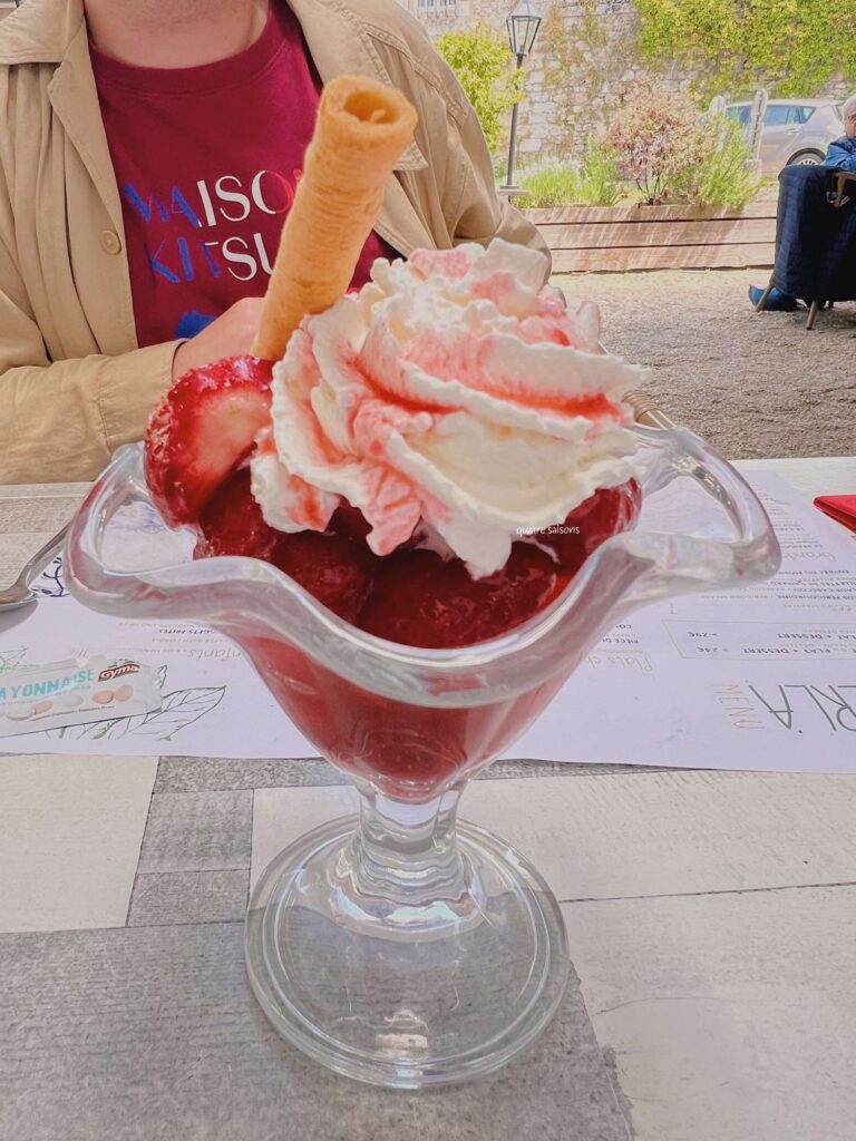 フランス南西部の街、サン・ジャン・ド・コールのレストランLa Perla