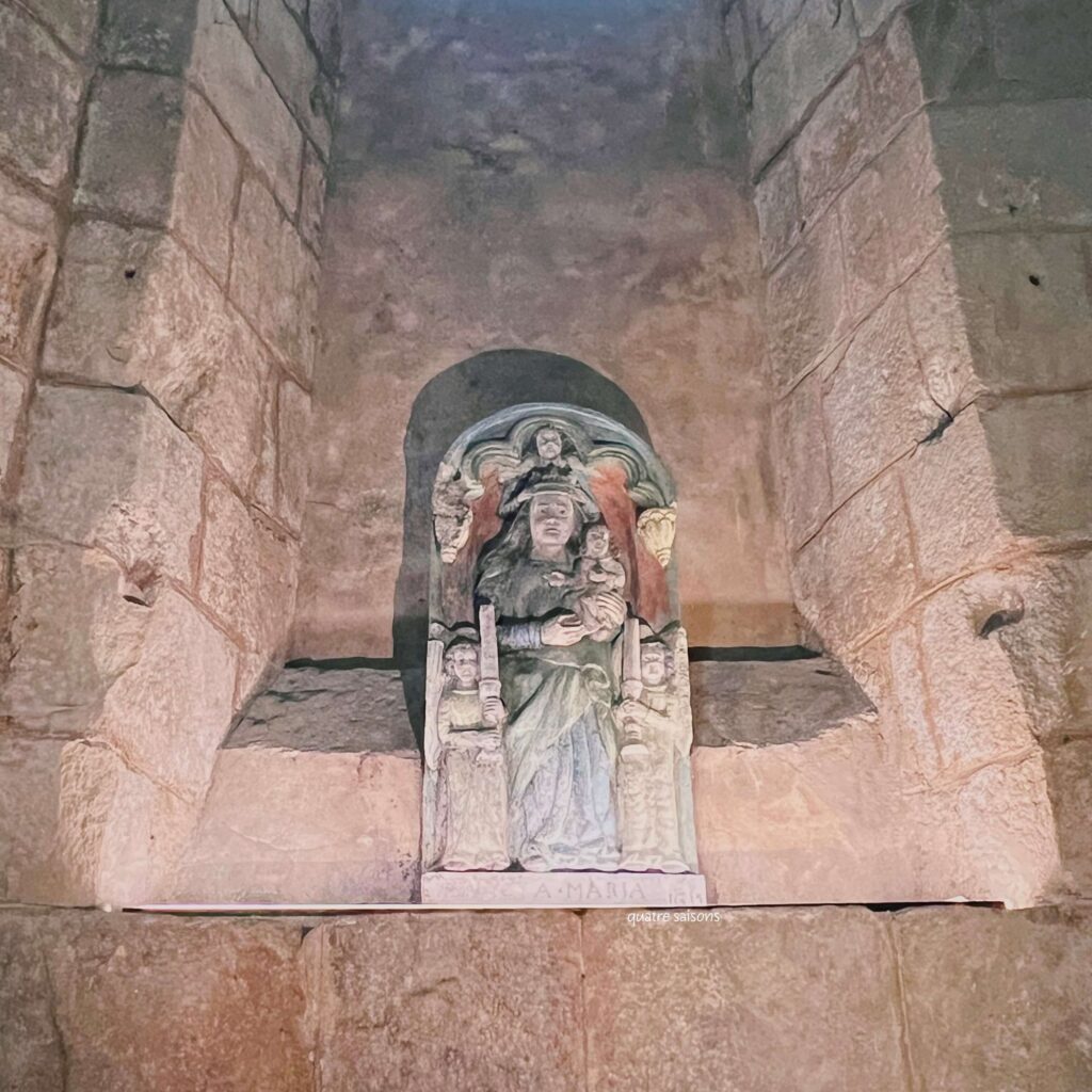 フランス南西部、サン・ジャン・ド・コールにある、サン・ジャン・バティスト教会。