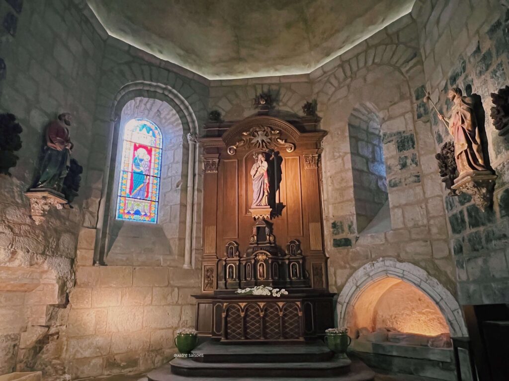 フランス南西部、サン・ジャン・ド・コールにある、サン・ジャン・バティスト教会。