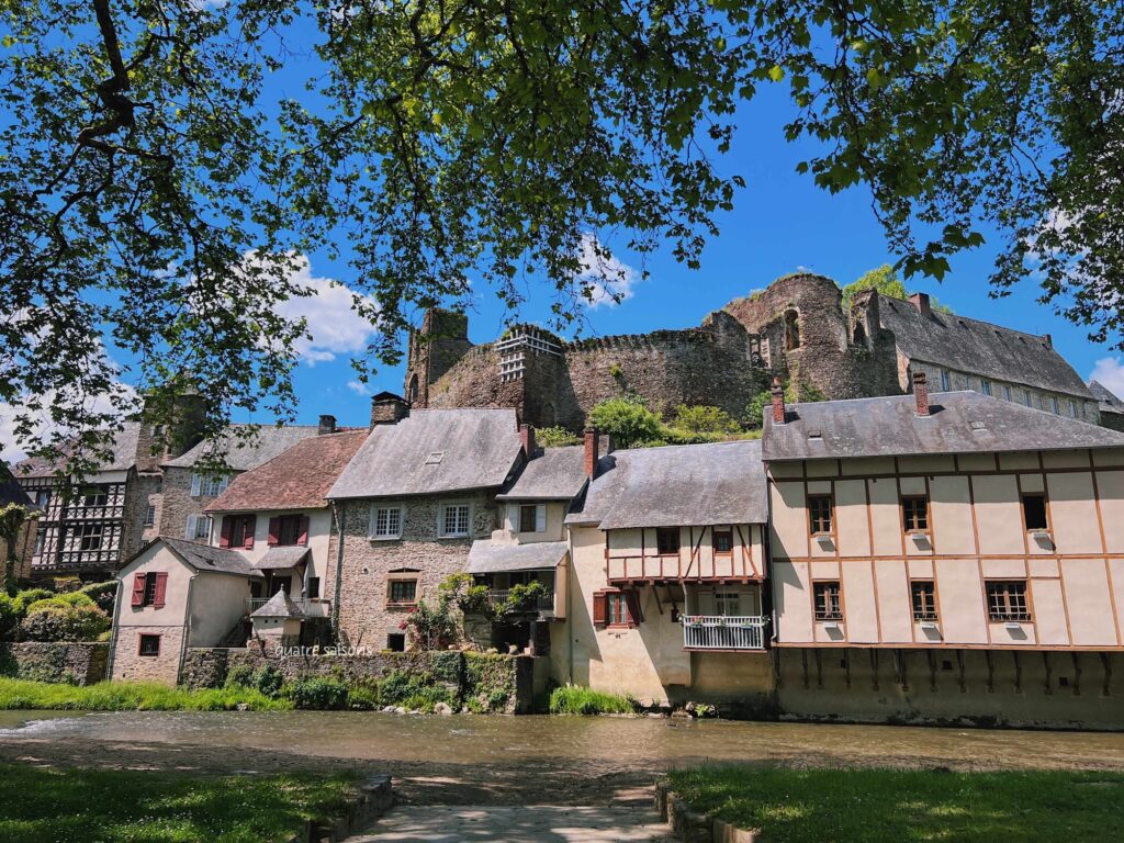 フランス南西部の村、セギュール・ル・シャトー