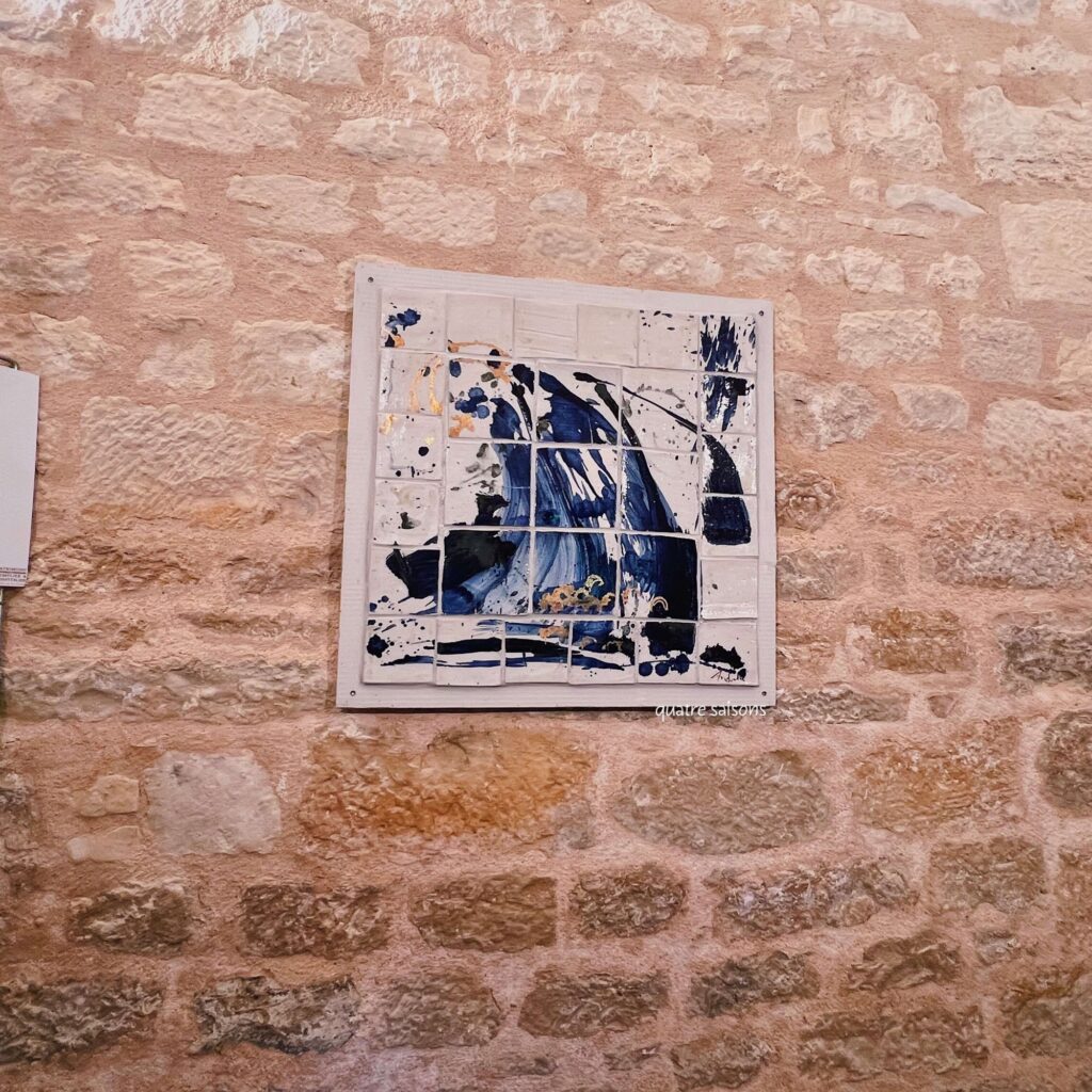 フランス南西部の美しい村、サンロベールのヴェルヌイユの礼拝堂