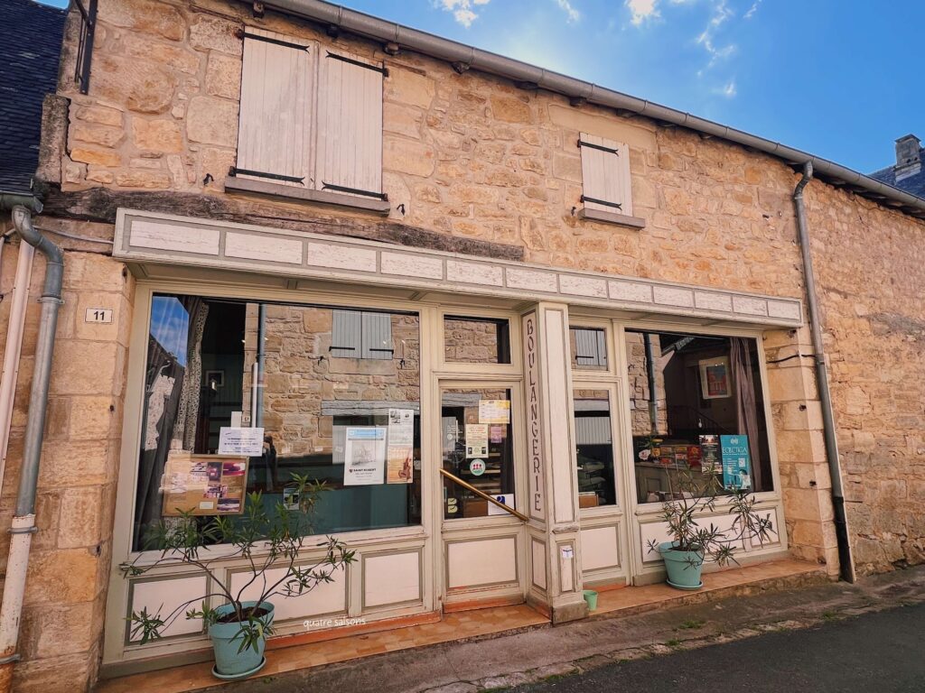 フランス南西部の美しい村、サン・ロベールのパン屋さんLe Fournil de Saint-Robert