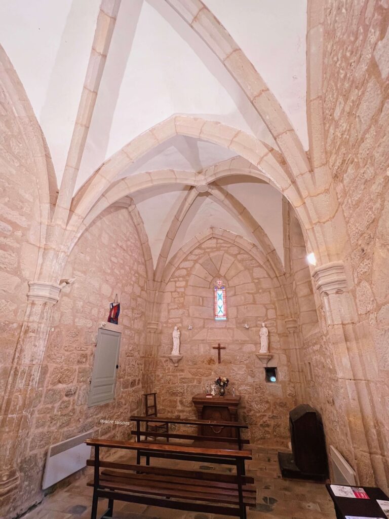 フランス南西部の美しい村、サンロベールのヴェルヌイユの礼拝堂