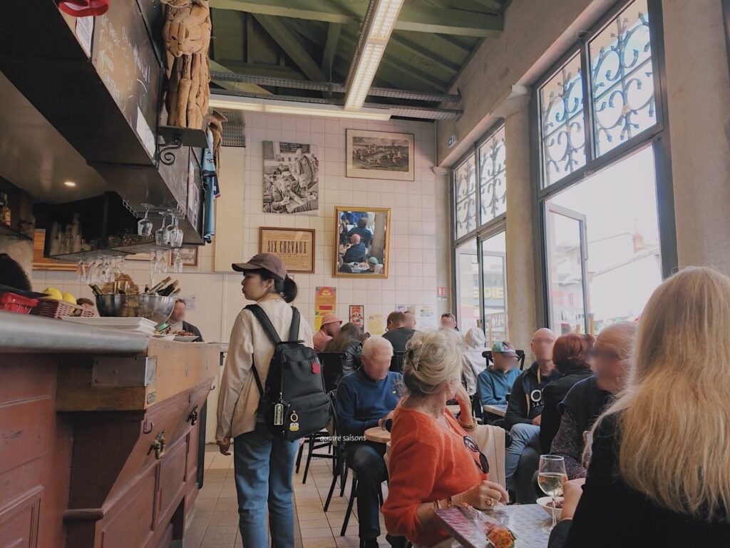 フランス南西部の街、ペリグーの屋内マーケット(Halle du Coderc)