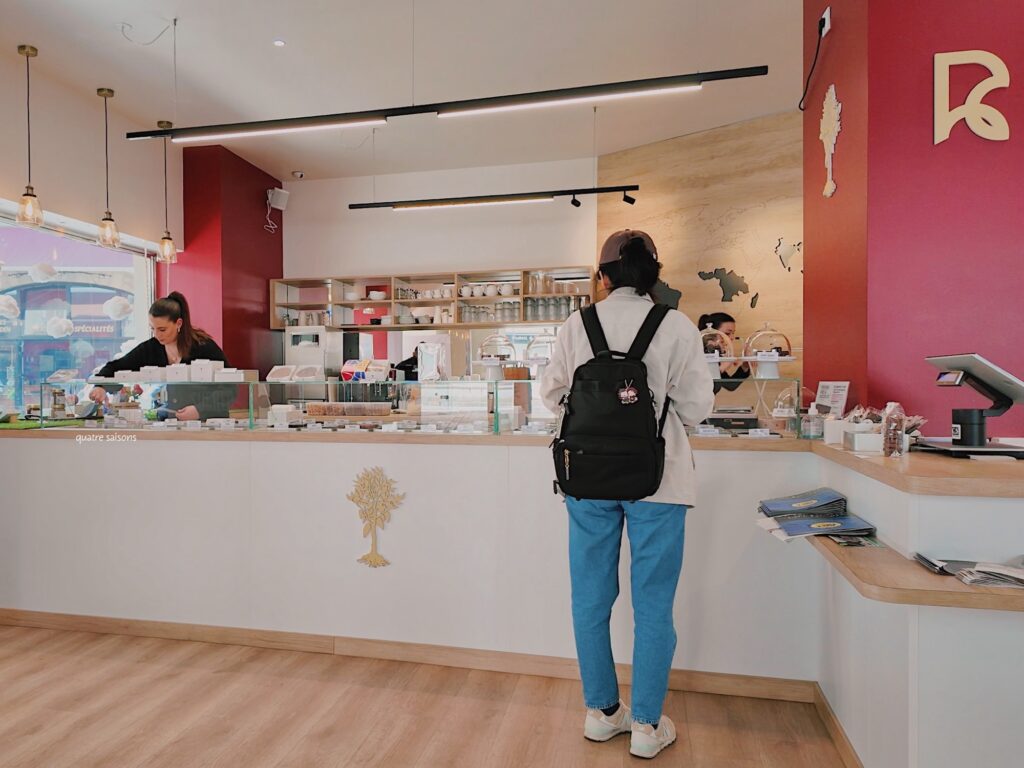 フランス南西部の街、ペリグーのチョコレート屋さんHervé Robin