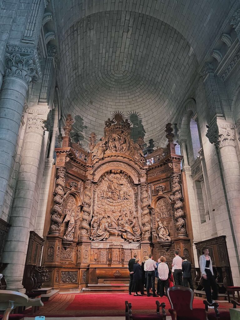 フランス南西部の街、ペリグーの大聖堂、サンフロン大聖堂。