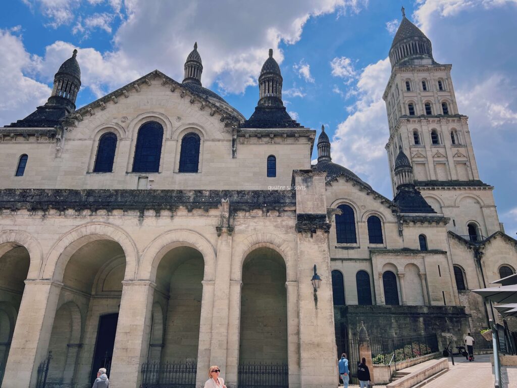 フランス南西部の街、ペリグーの大聖堂、サンフロン大聖堂。