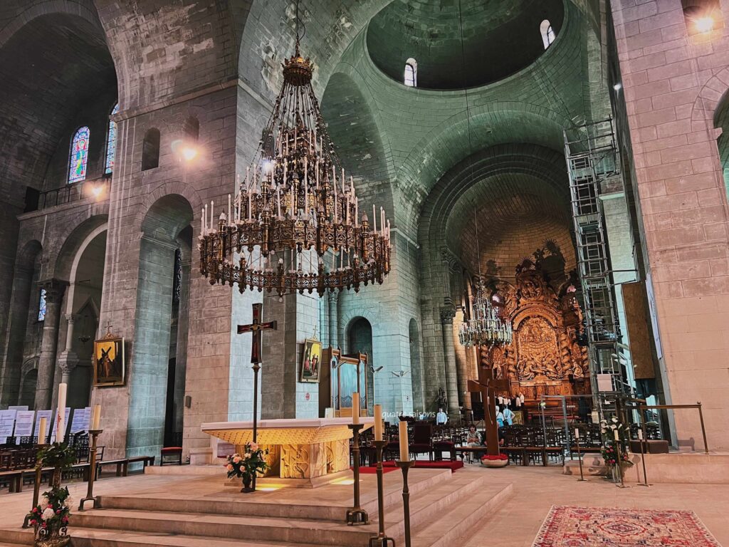 フランス南西部の街、ペリグーの大聖堂、サンフロン大聖堂。