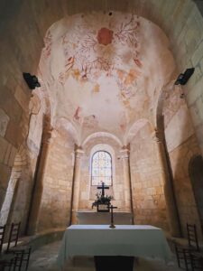 フランス南西部の村、サン＝レオン＝シュル＝ヴェゼールにある、サン・レオンス教会