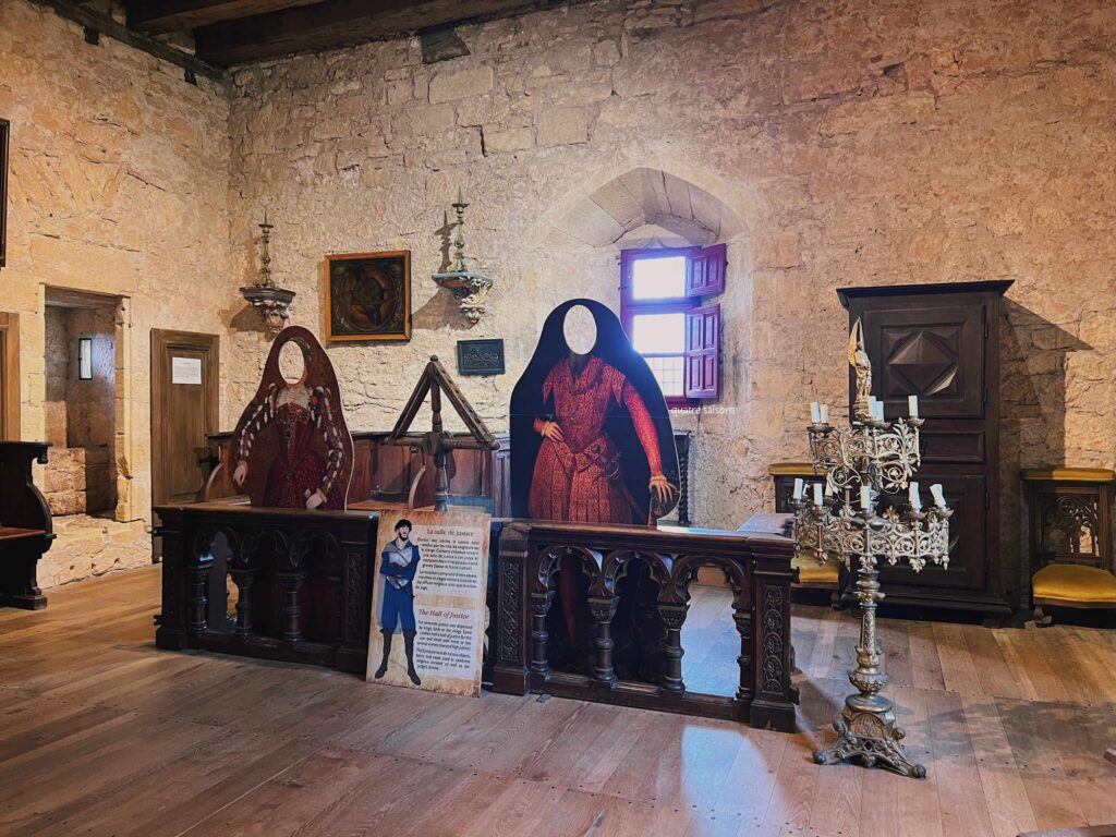 フランス南西部の村、サン＝レオン＝シュル＝ヴェゼールにあるドンジョン