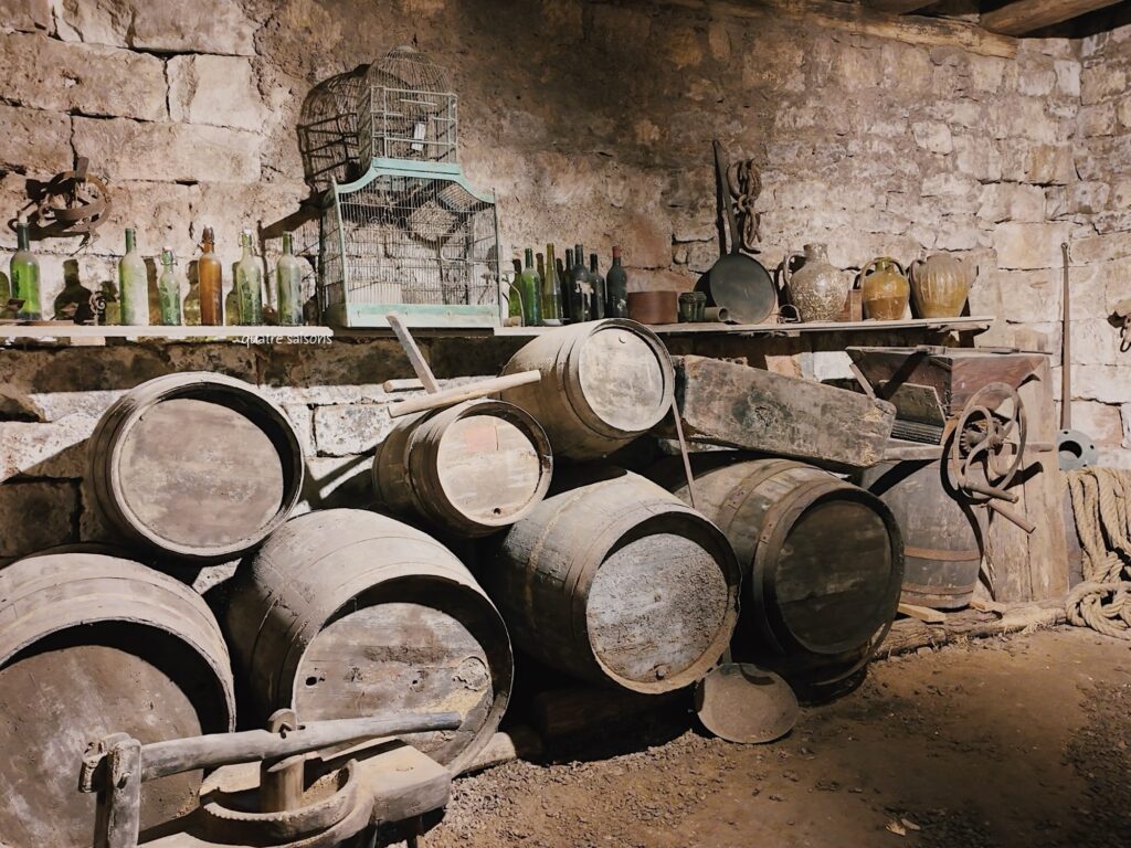 フランス南西部の村、サン＝レオン＝シュル＝ヴェゼールにあるドンジョン