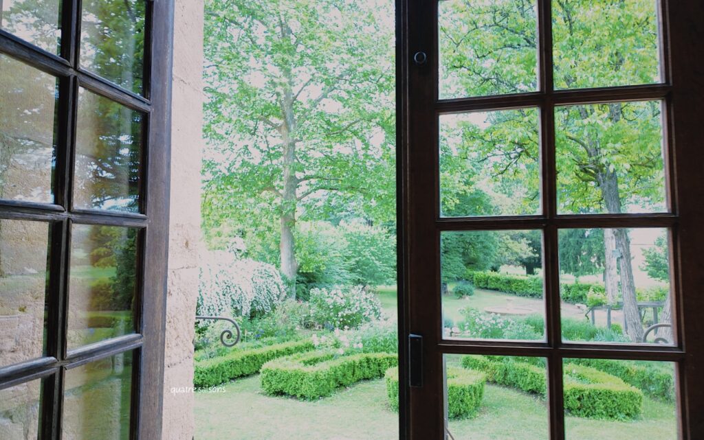 フランス南西部の村、サン＝レオン＝シュル＝ヴェゼールにあるドンジョン