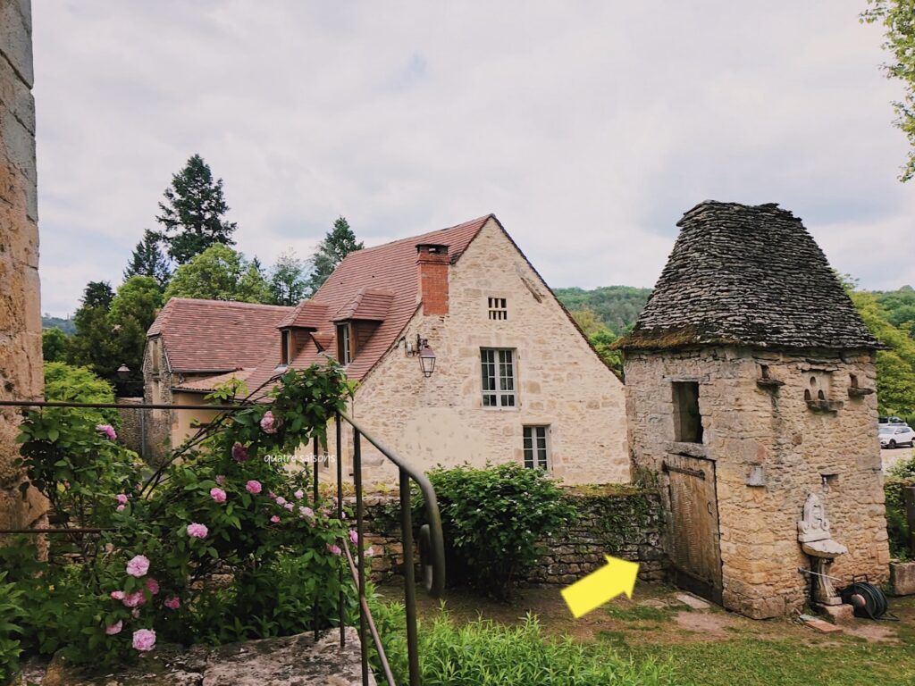 フランス南西部の村、サン＝レオン＝シュル＝ヴェゼールにあるドンジョン