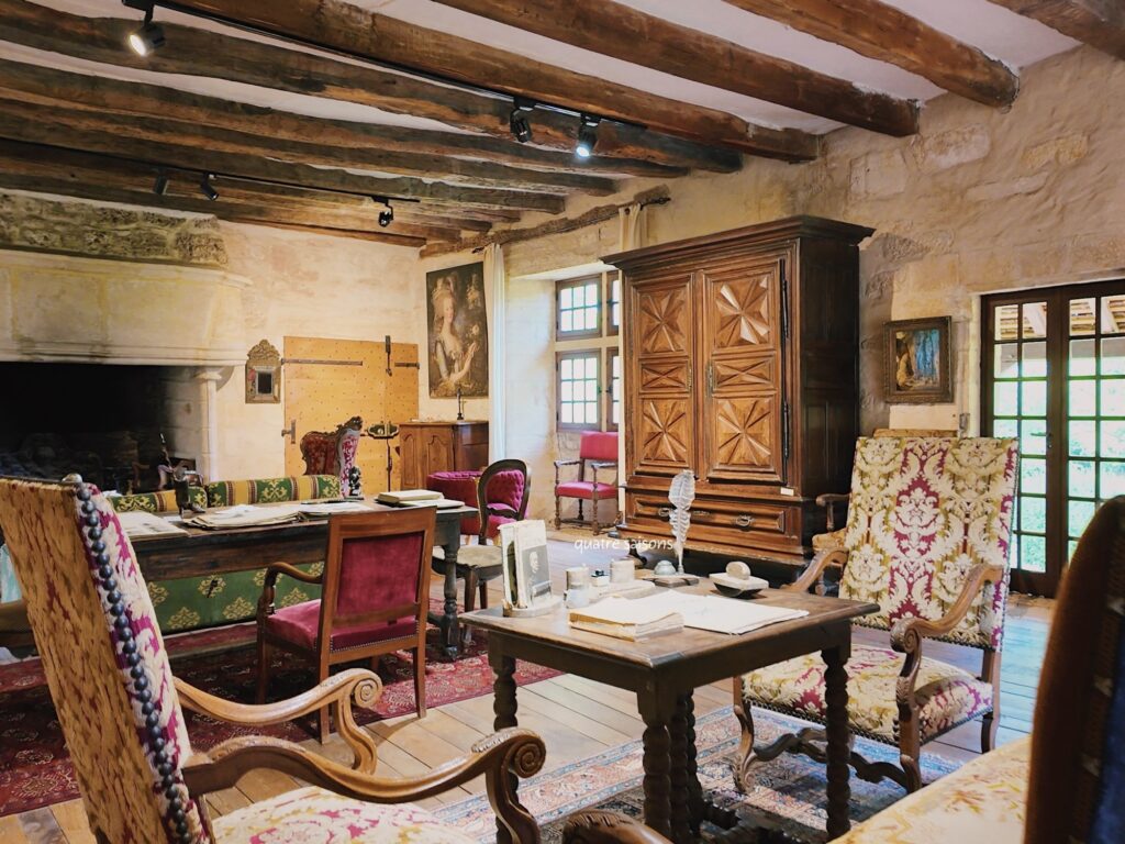 フランス南西部の村、サン＝レオン＝シュル＝ヴェゼールにあるマナーハウス